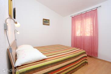 Apartments by the sea Okrug Donji, Čiovo - 17232