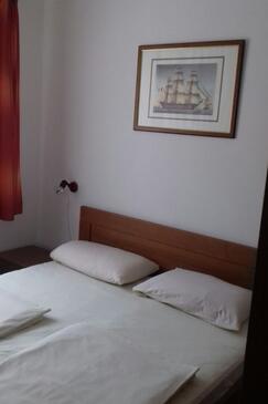 Ferienwohnungen mit Parkplatz Srima - Vodice, Vodice - 17238