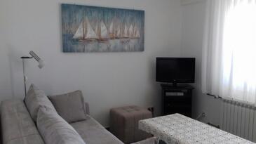 Ferienwohnungen mit Parkplatz Srima - Vodice, Vodice - 17238