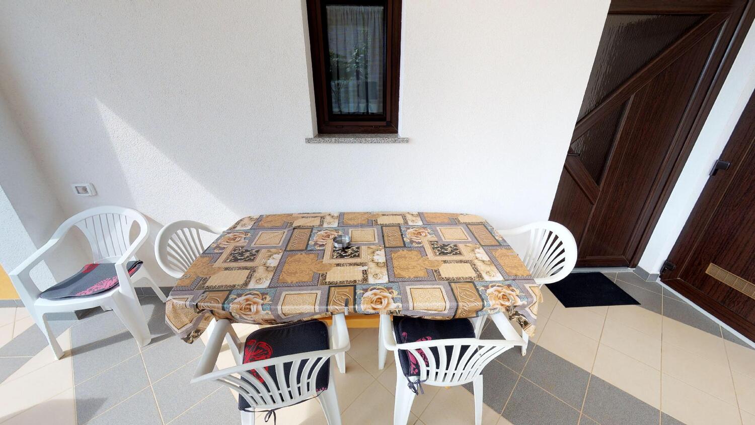 A-17240-a - Private accommodation - Apartments with a parking space Vilanija, Umag