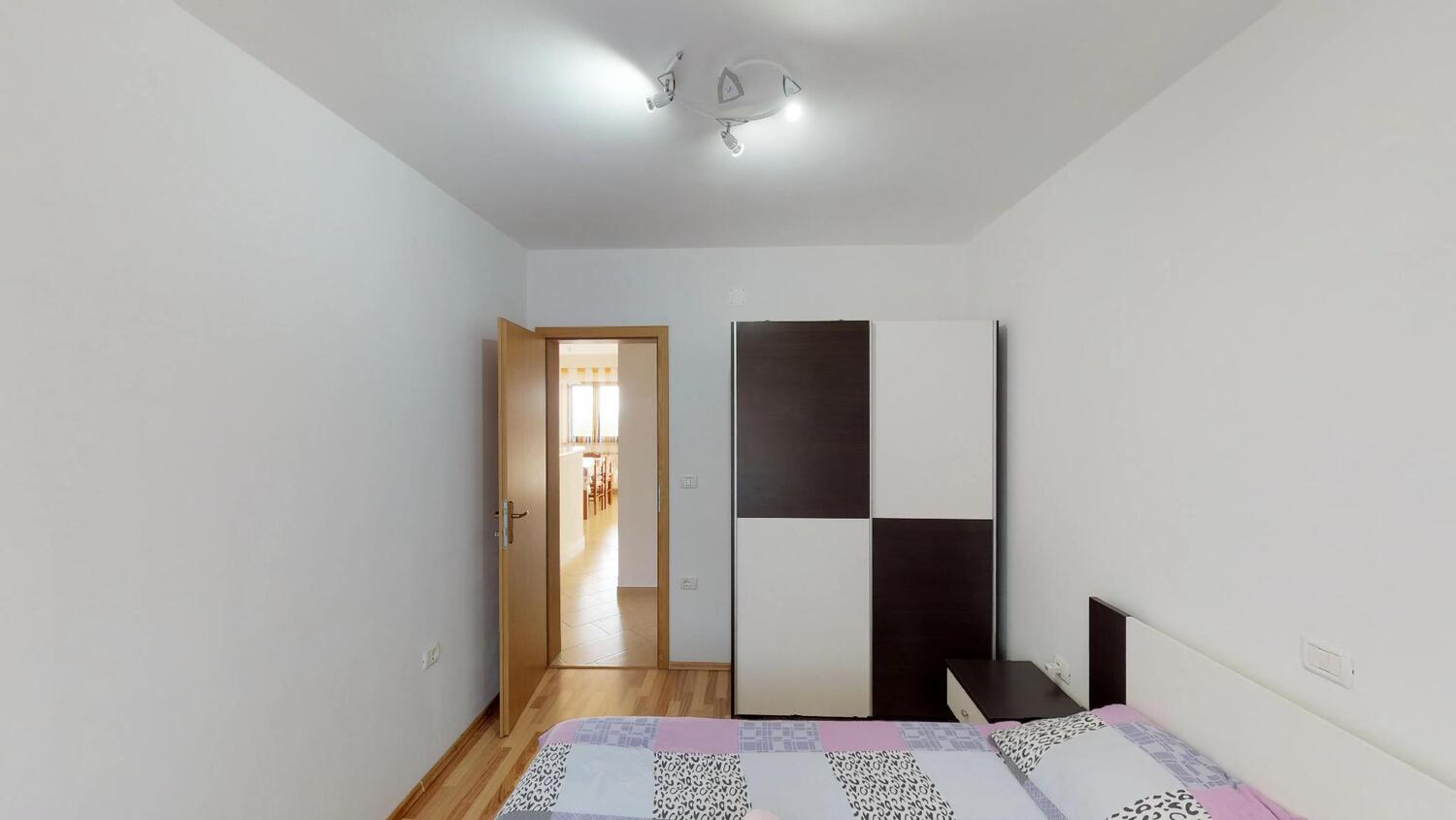A-17240-b - Private accommodation - Apartments with a parking space Vilanija, Umag
