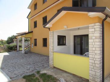 Apartments with parking space Vilanija, Umag - 17240