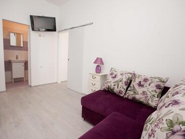 Lejlighedens parkeringsplads Vir - 17253