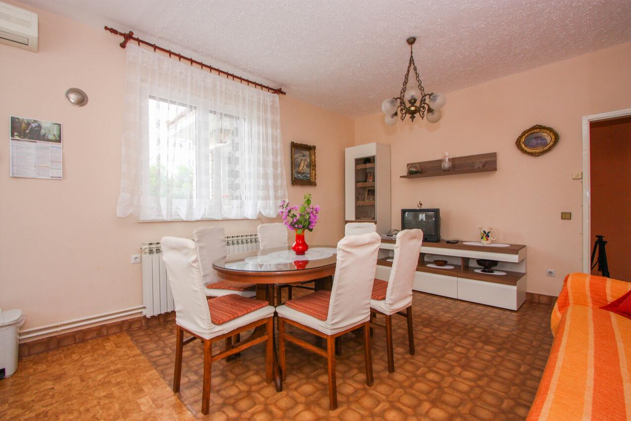 A-17280-a - Private accommodation - Apartments by the sea Arbanija, Čiovo
