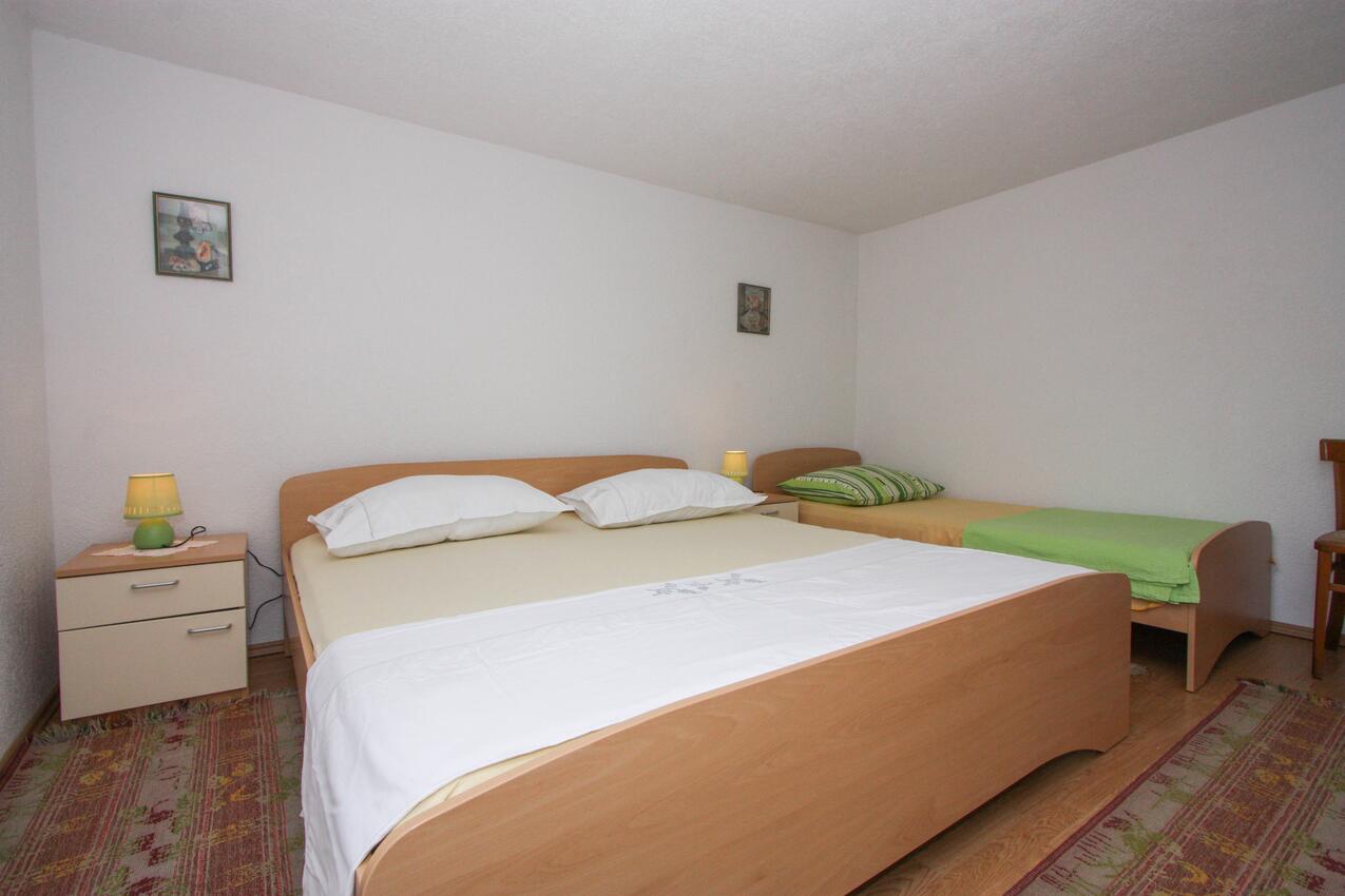 A-17280-b - Private accommodation - Apartments by the sea Arbanija, Čiovo