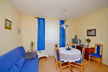 Apartments with parking space Rogoznica - 17318