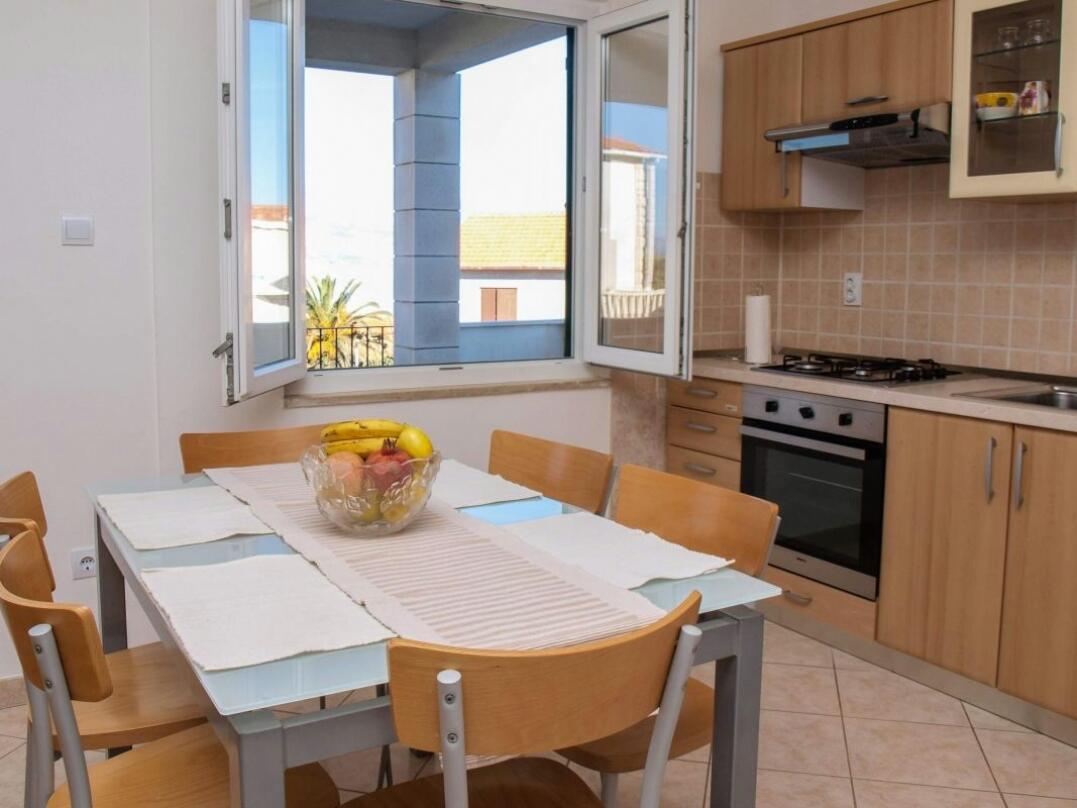A-17323-a - Alloggi privati - Appartamenti accanto al mare Postire - Postira, Brazza - Brač