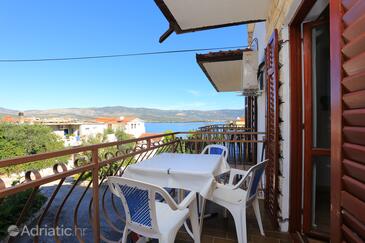 Apartments by the sea Arbanija, Čiovo - 17332