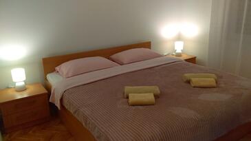 Ferienwohnungen am Meer Starigrad, Paklenica - 17340