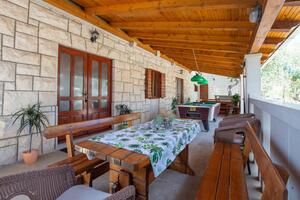 Four-room house Škrip Four-room house Škrip, Brač (K-17350)
