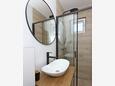Kampor, Badkamer 3 in accommodatietype apartment, WiFi.