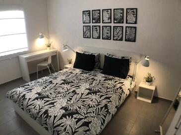 Appartamenti accanto al mare Baia Valdimaistro (La Varda) - Milna (Zastražišće), Lesina - Hvar - 17417