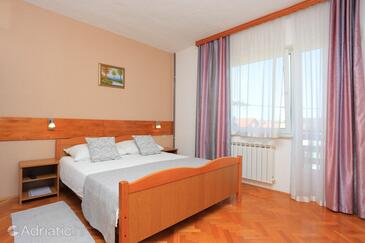 Grabovac, Bedroom in the room, air condition available, (pet friendly) and WiFi.