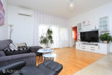 Ferienwohnungen mit Parkplatz Solin, Split - 17426