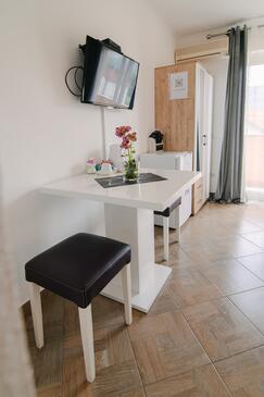 Vranovača, Sufragerie în unitate de cazare tip room, WiFi.