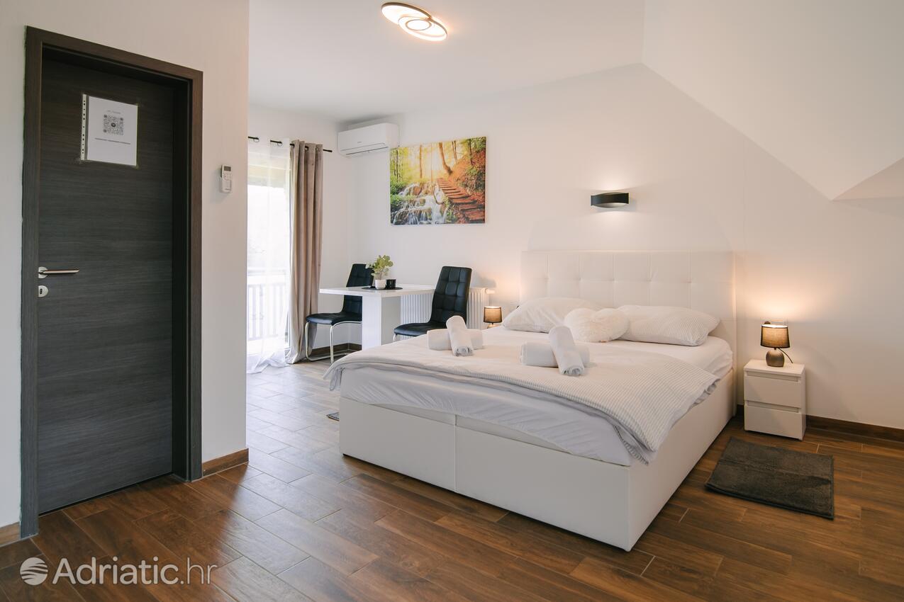 Lägenheter och rum med parkering Vranovača, Plitvice - 17461