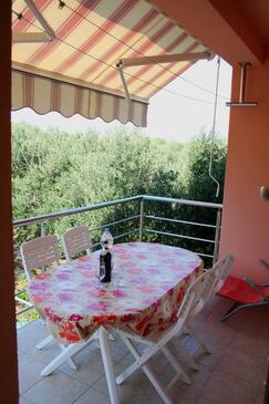 Ferienwohnungen mit Parkplatz Betina, Murter - 17478