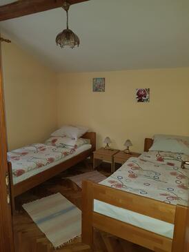 Апартаменты с парковкой Оточац - Otočac, Велебит - Velebit - 17484