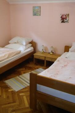 Апартаменты с парковкой Оточац - Otočac, Велебит - Velebit - 17484