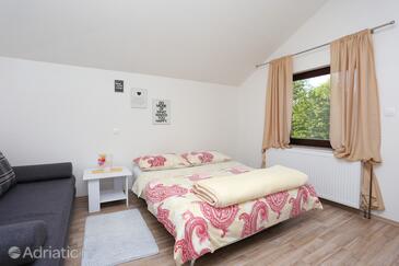 Apartments and rooms with parking space Donje Taborište, Plitvice - 17486