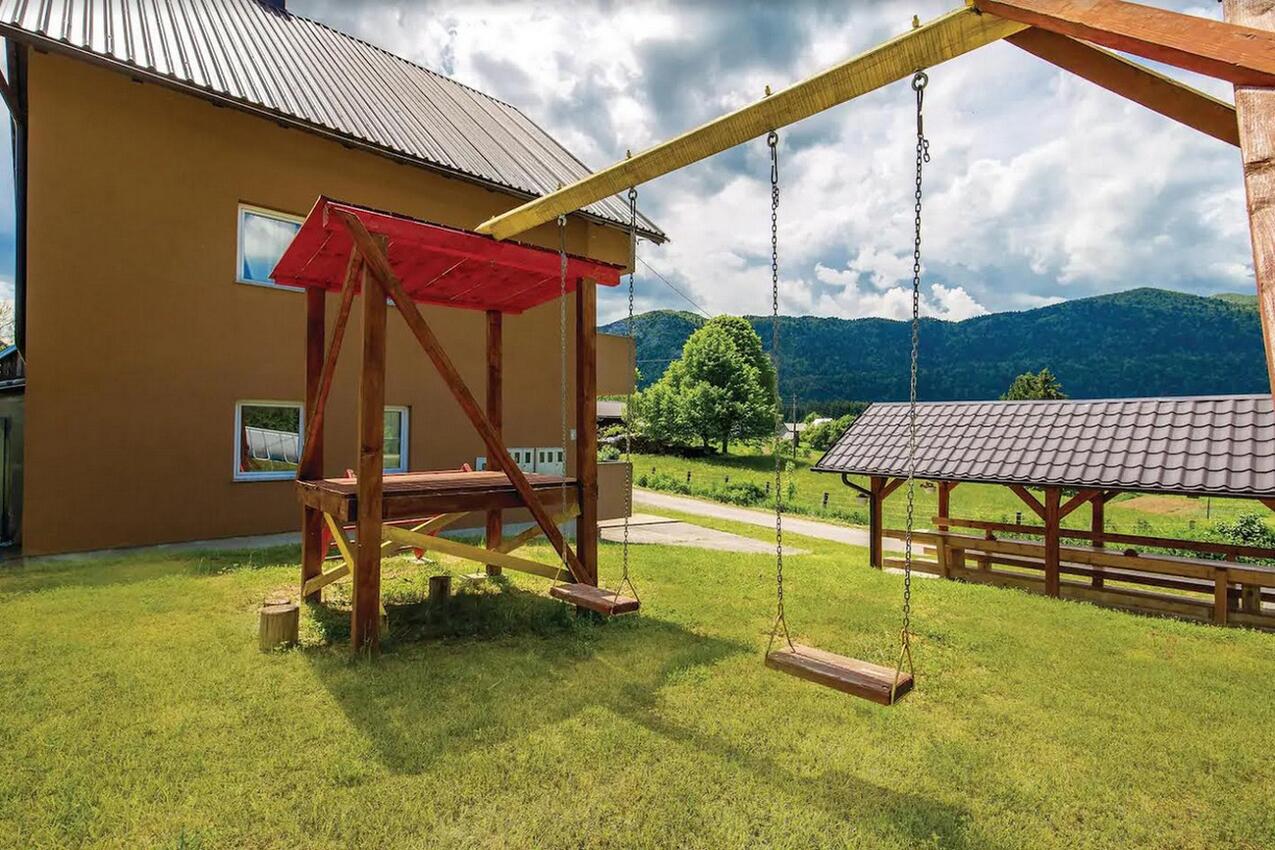 Courtyard - Apartments for families with children Jasenak, Karlovac