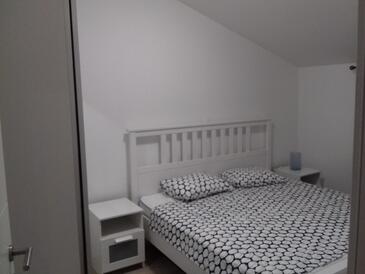 Apartments by the sea Šepurine, Prvić - 17547