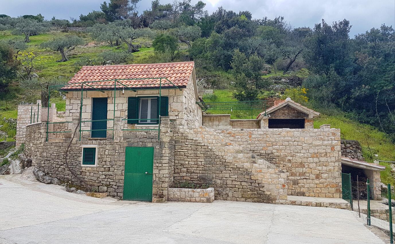 Secluded holiday house Postira, Brač - 17571