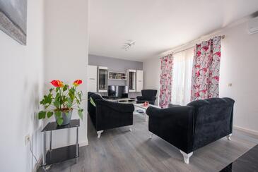 Ferienwohnungen mit Pool Kastel Sucurac, Kastela - 17588