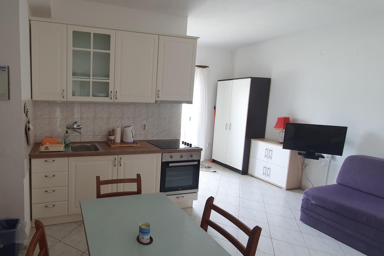 Apartments by the sea Vinišće, Trogir - 17590