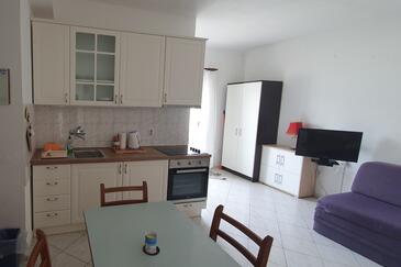 Apartments by the sea Vinišće, Trogir - 17590