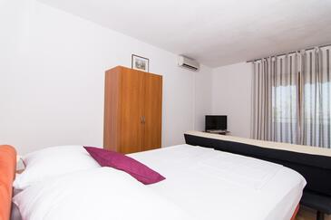 Apartmaji s parkingom Trogir - 17609 Adriatic.hr