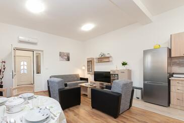 Ferienwohnungen mit Parkplatz Pridraga - Cuskijas, Novigrad - 17619