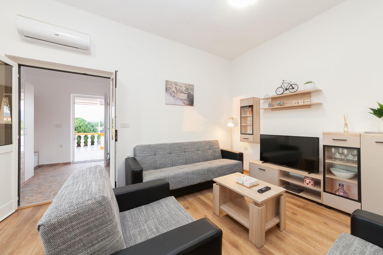 Ferienwohnungen mit Parkplatz Pridraga - Cuskijas, Novigrad - 17619