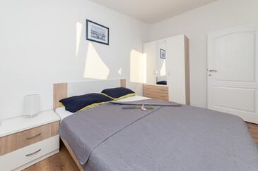 Ferienwohnungen mit Parkplatz Pridraga - Cuskijas, Novigrad - 17619