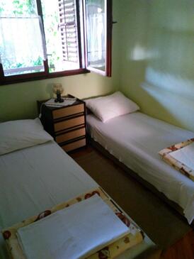 Apartmaji s parkingom Primošten - 17640