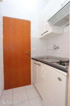 Apartments with parking space Lokva Rogoznica, Omiš - 17645