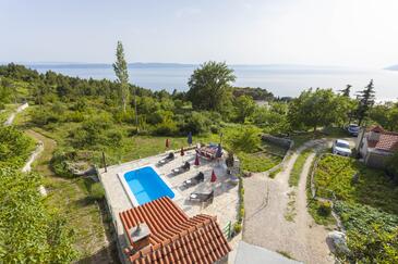 Accommodation Croatia - apartments, houses and rooms Family-friendly apartments with swimming pool Gornji Tučepi, Makarska - 17686 Adriatic.hr