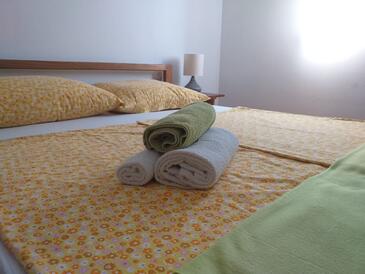 Apartments with parking space Primošten - 17696