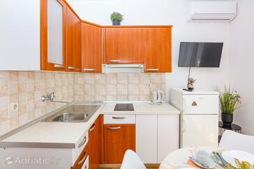 Apartments by the sea Tisno, Murter - 17716
