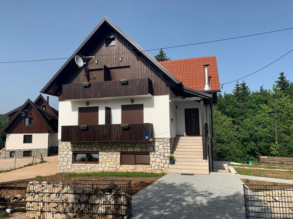 Rooms with balcony Jezerce, Lika and Gorski kotar