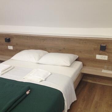 Rooms with balcony Jezerce, Lika and Gorski kotar