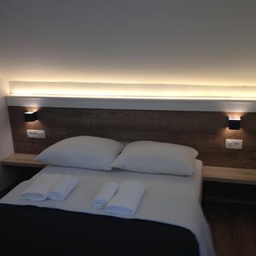 Rooms with balcony Jezerce, Lika and Gorski kotar