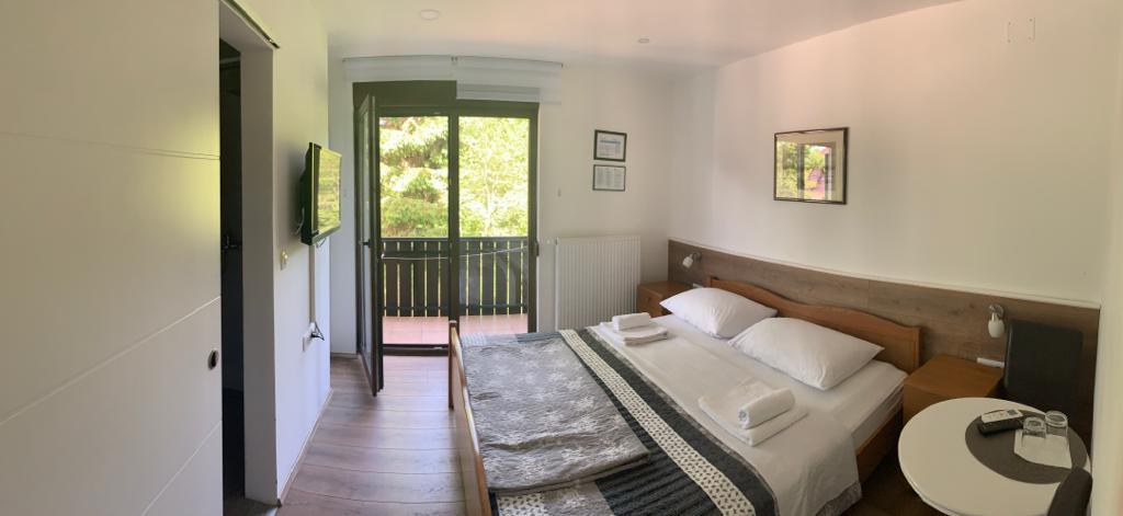 Room - S-17768-d