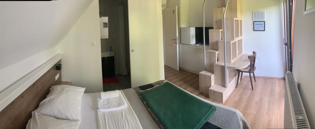 Room - S-17768-f