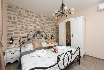 Family friendly house with a swimming pool Pridraga - Cuskijaš, Novigrad - 17774