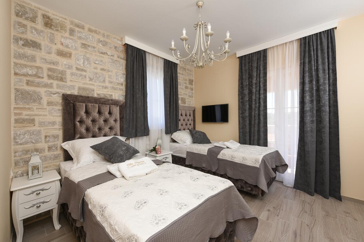 K-17774 - Alloggi privati - Casa con piscina per famiglia Pridraga - Cuskijas, Novigrad