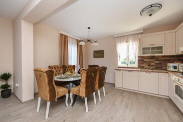 Family friendly house with a swimming pool Pridraga - Cuskijaš, Novigrad - 17774