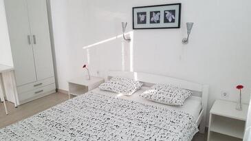 Apartments with parking space Nin, Zadar - 17784