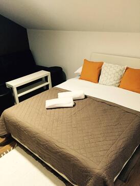 Family-friendly apartments with swimming pool Oštarski Stanovi, Plitvice - 17806