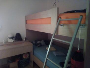 Apartments with parking space Zadar - 17813